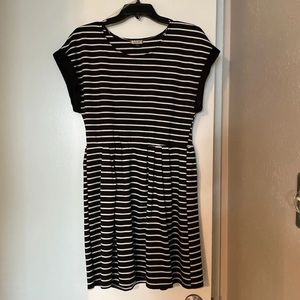 Black & White Stripe Short Sleeve Dress